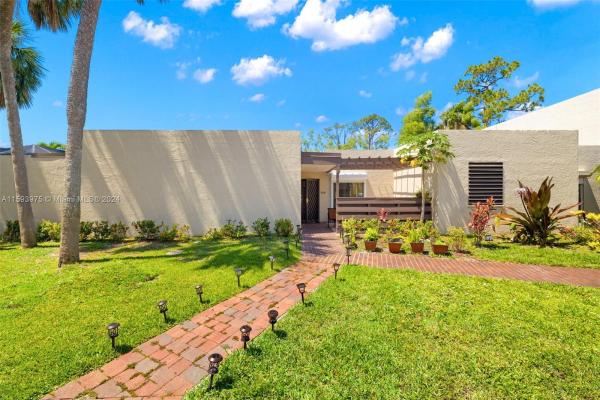 Pinebrook Lakes, 909 Big Pine Way #909, Fort Myers, Florida 33907, image 1