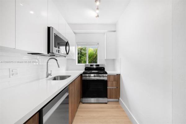 Lenox Manor, 1035 9th St #7, Miami Beach, Florida 33139, image 1