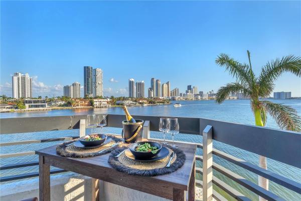 Mystic Pointe Tower 200, 19101 Mystic Pointe Dr #412, Aventura, Florida 33180, image 1