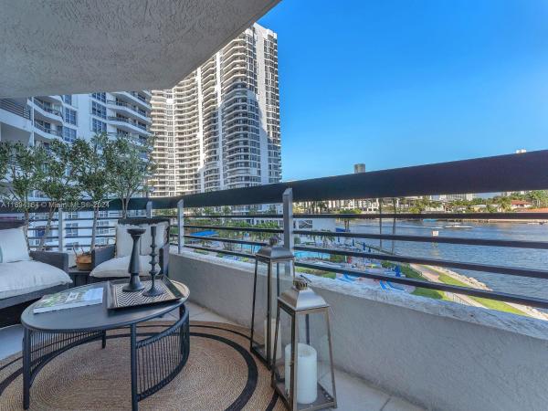 Mystic Pointe Tower 200, 19101 Mystic Pointe Dr #412, Aventura, Florida 33180, image 3