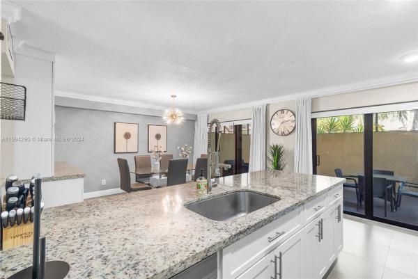 Villas Central, 1361 W Golfview Dr, Pembroke Pines, Florida 33026, image 2