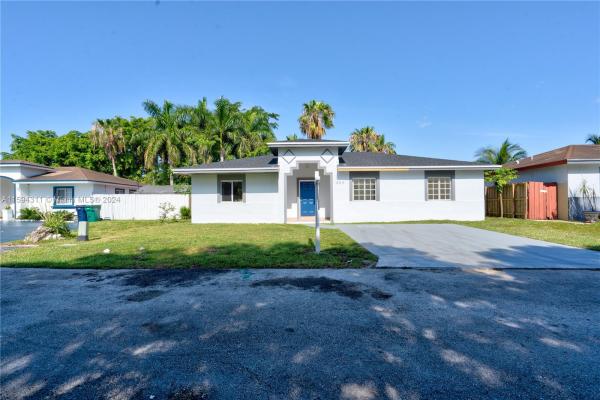 Villas Of Palm Bay, 880 SW 9th Plz, Florida City, Florida 33034, image 1