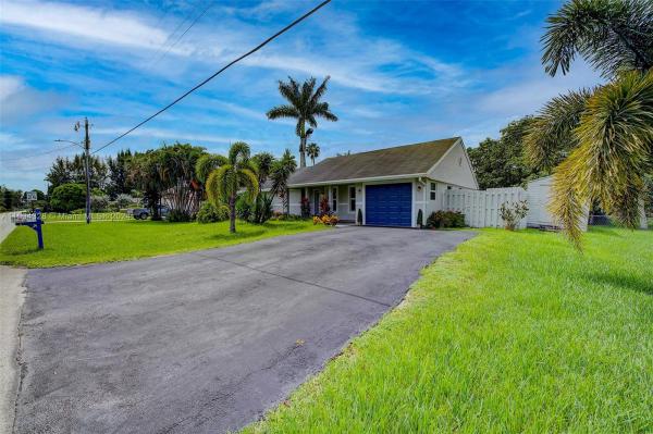 Plantation Acres, 11640 SW 3rd St, Plantation, Florida 33325, image 3