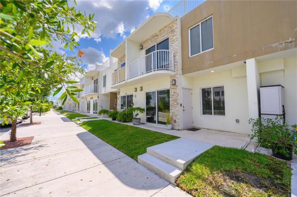Paradise Gardens, 25886 SW 139th Path #N/A, Kendall, Florida 33032, image 3
