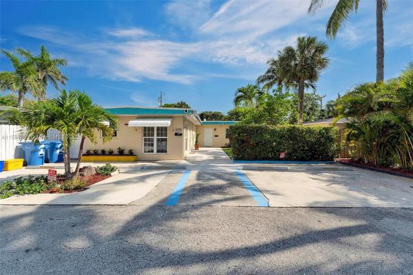 Lakeview Manors, 207 Croton Ave, Lantana, Florida 33462, image 1