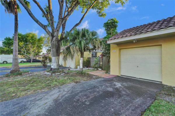 Golfwood, 20554 NE 6th Ct, Ives Estates, Florida 33179, image 3