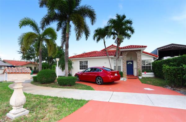 1011 SW 139th Ct, Unincorporated Dade County, Florida 33184, image 2
