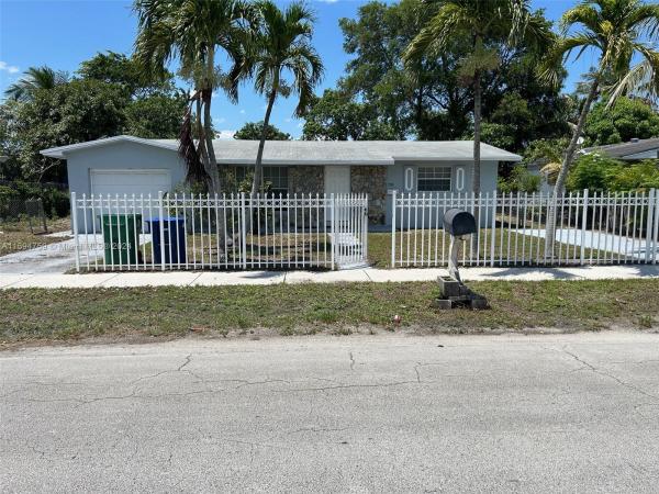 Highview Gardens, 755 NW 142nd St, Golden Glades, Florida 33168, image 1