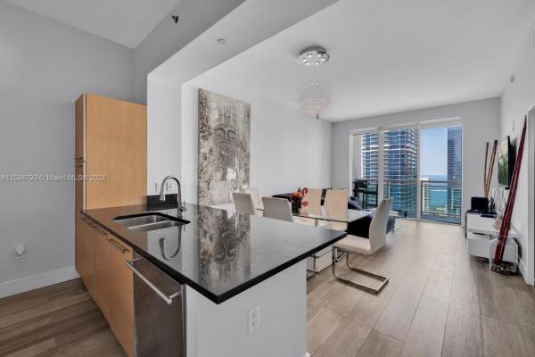 The Plaza On Brickell East, 950 Brickell Bay Dr #4203, Miami, Florida 33131, image 1