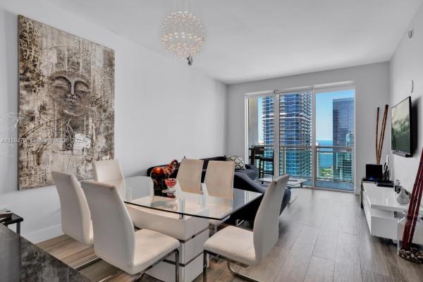 The Plaza On Brickell East, 950 Brickell Bay Dr #4203, Miami, Florida 33131, image 3