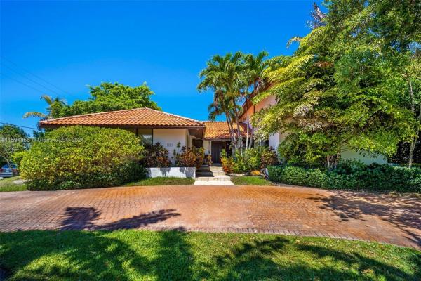 Biscayne Key Estates, 755 Harbor Dr, Key Biscayne, Florida 33149, image 1