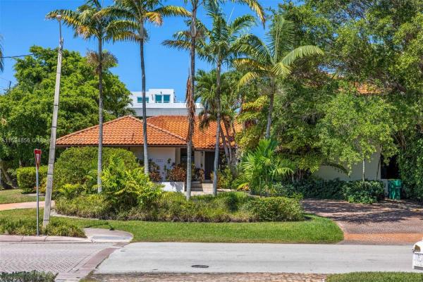 Biscayne Key Estates, 755 Harbor Dr, Key Biscayne, Florida 33149, image 2