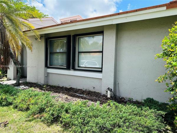 Deerwood Townhomes, 15056 SW 127th Pl 0, Three Lakes, Florida 33186, image 3