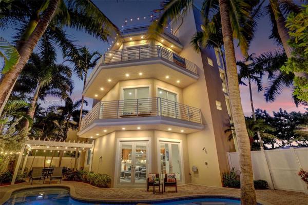 Lighthouse Dunes, 3231 NE 15th St, Pompano Beach, Florida 33062, image 1