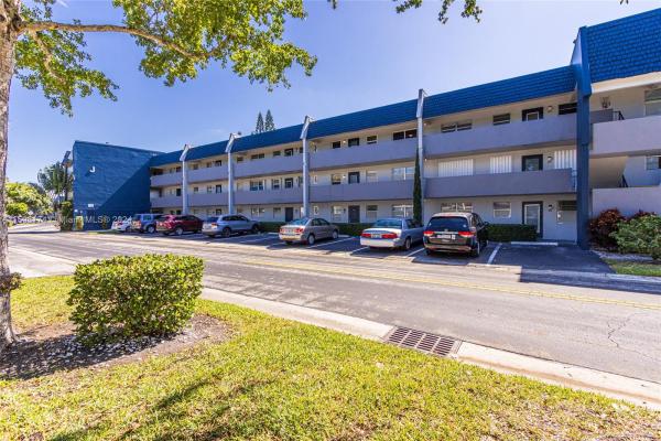 Oriole Golf & Tennis Club 1, 7797 Golf Cir Dr #303, Margate, Florida 33063, image 1