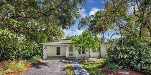 5825 SW 48th St, Unincorporated Dade County, Florida 33155, image 2