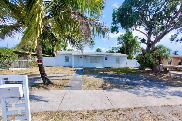 Golden Highland Estates, 2850 NW 164th Ter, Miami Gardens, Florida 33054, image 2