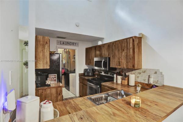 Woodscape Townhomes, 3621 SW 68th Ln #15-D, Miramar, Florida 33023, image 3