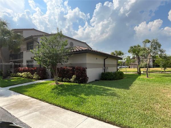 Villas De Venezia, 9909 Nob Hill Ct, Sunrise, Florida 33351, image 2