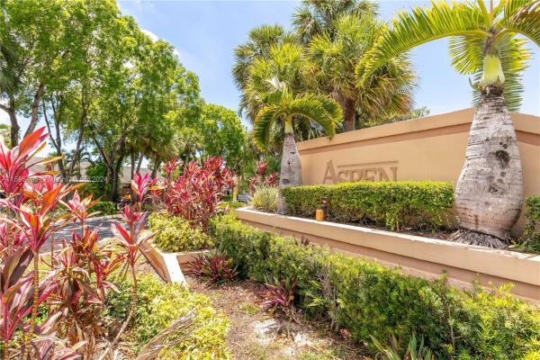 Country Lake Manors Townhomes, Hialeah, Florida 33015, image 1