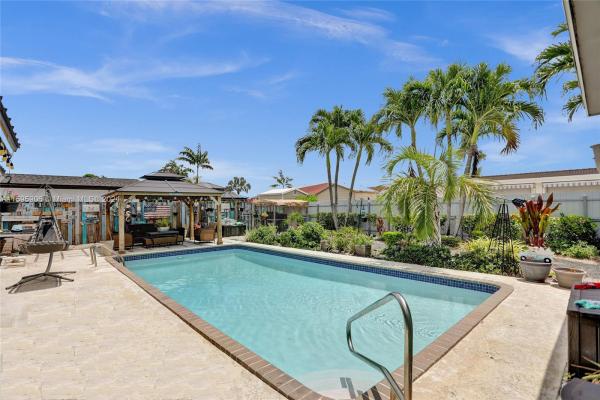 Royale Green, 5103 SW 128th Pl, Kendale Lakes, Florida 33175, image 3