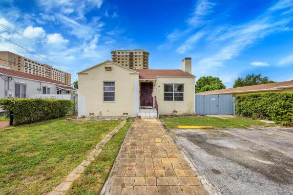 Beckman Manors, 4240 NW 2nd Ter, Miami, Florida 33126, image 1