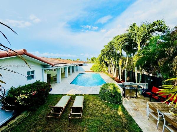 Tamiami Lakes, 13180 SW 18th Ter, Tamiami, Florida 33175, image 1