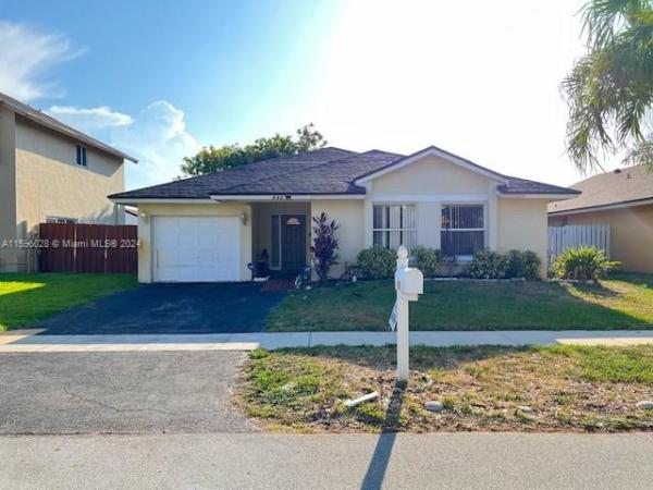 Lakeside Key, 960 SW 98th Ave, Pembroke Pines, Florida 33025, image 1