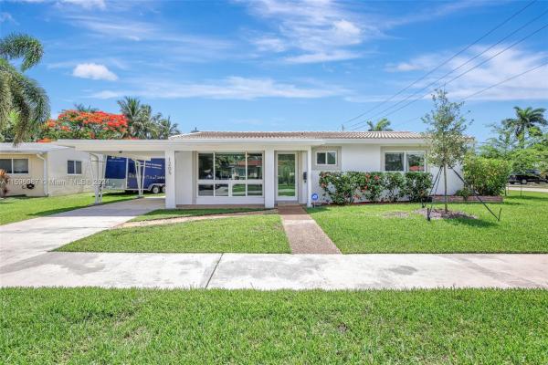 Gardner Villas, 1205 N 15th Ave, Hollywood, Florida 33020, image 1