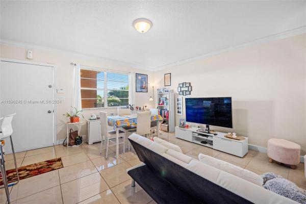 Sevilla Palace At Hallandale Beach, 110 SE 2nd St #306, Hallandale Beach, Florida 33009, image 1