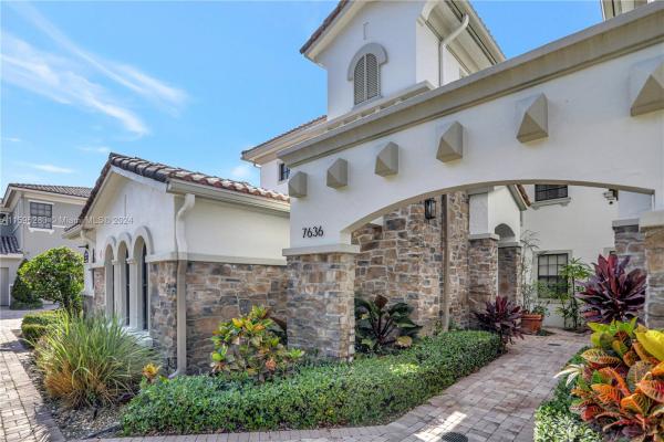 7636 Old Thyme Ct #12-B, Pompano Beach, Florida 33076, image 1