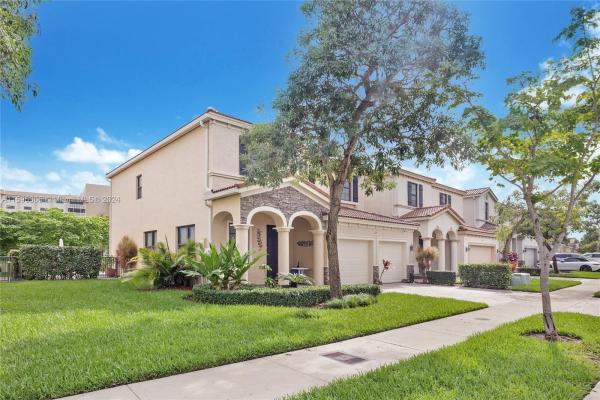 Champion Lakes, 819 NE 193rd Ter, Ives Estates, Florida 33179, image 1