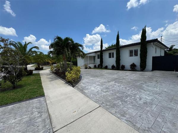 Miracle Manor, 2001 SW 82nd Pl, Westchester, Florida 33155, image 2