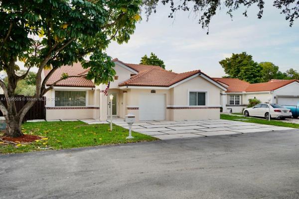 Park Isle At Lakes Of The Meadow, 14961 SW 42nd Ter, Kendall West, Florida 33185, image 1