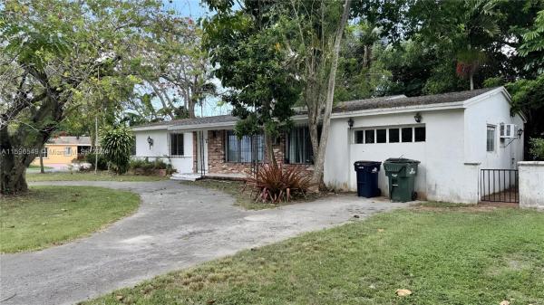 Twin Lakes Manor, 6320 SW 62nd Ter, South Miami, Florida 33143, image 1