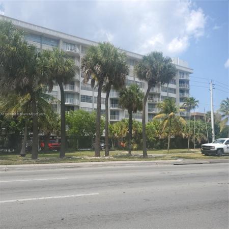 Gateway House South, 16710 NE 9th Ave #205, North Miami Beach, Florida 33162, image 1