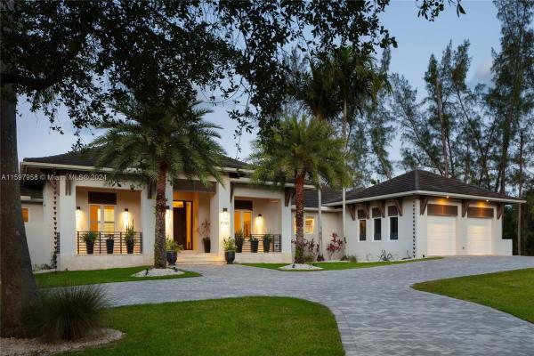 Hammocks Oaks Harbor, 11081 Monfero St, Coral Gables, Florida 33156, image 1