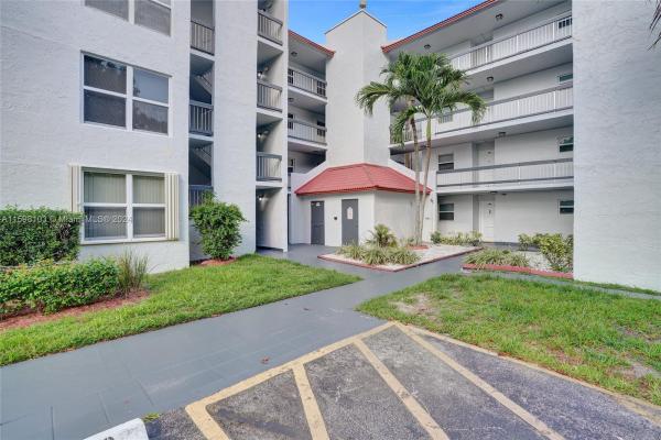 Evergreen Of Pine Island Ridge, 9461 Evergreen Pl #401, Davie, Florida 33324, image 1