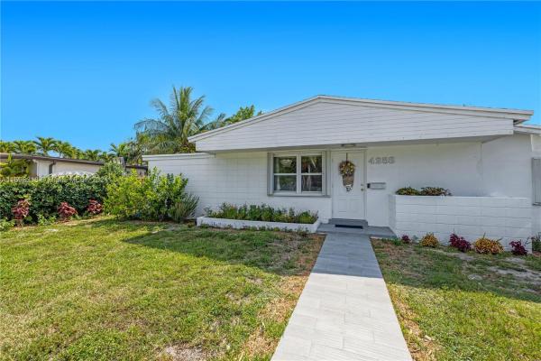 Miller Heights Estates, 4258 SW 97th Ave, Olympia Heights, Florida 33165, image 1