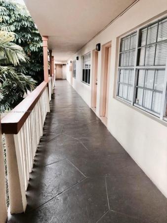 Sutton House, 1855 NE 121st St #21, North Miami, Florida 33181, image 3