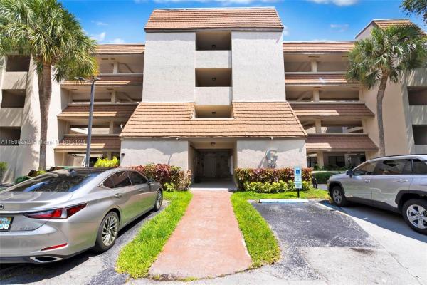Summertree Village, 605 Ives Dairy Rd #304-7, Ives Estates, Florida 33179, image 1