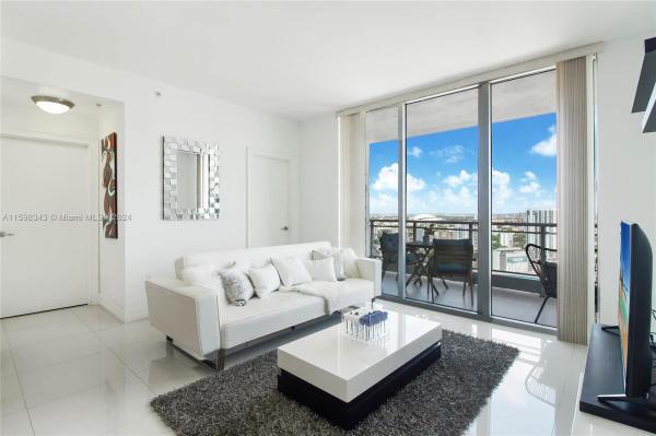 The Ivy At Riverfront, 90 SW 3rd St #3206, Miami, Florida 33130, image 1
