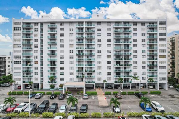 Stratford House, 2841 NE 163 St #908, North Miami Beach, Florida 33160, image 2