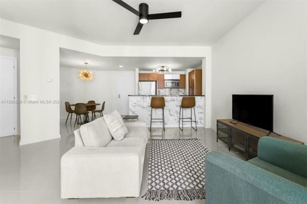 Met 1, 300 S Biscayne Blvd #T-3407, Miami, Florida 33131, image 3
