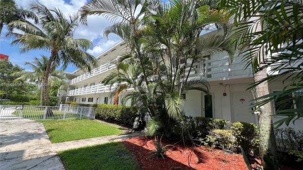 1631 NE 114th St #308, Unincorporated Dade County, Florida 33181, image 2