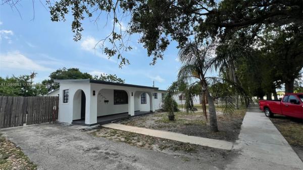 Westwood Lakes Residential, 5425 SW 112th Ave, Westwood Lakes, Florida 33165, image 2