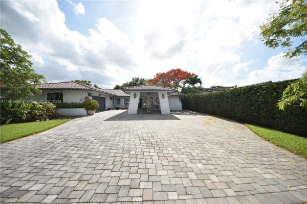 Maracas, 3024 SW 98th Ct, University Park, Florida 33165, image 1