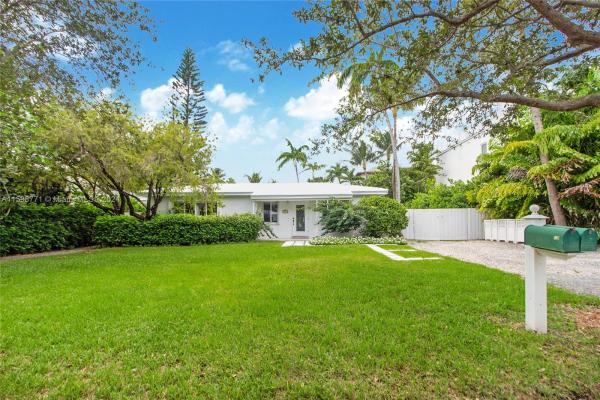 Tropical Isle Homes, 442 Warren Ln, Key Biscayne, Florida 33149, image 1
