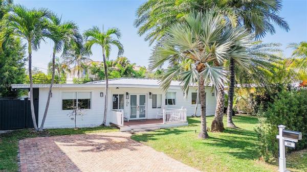 Tropical Isle Homes, 220 Hampton Ln, Key Biscayne, Florida 33149, image 3