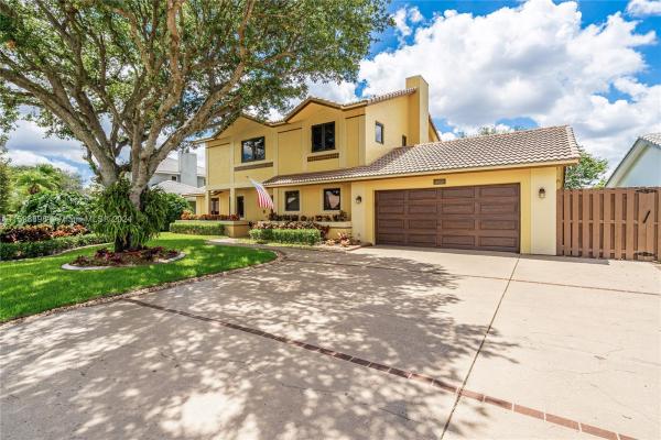 Falcon's Lea, 14950 Featherstone Way, Davie, Florida 33331, image 1